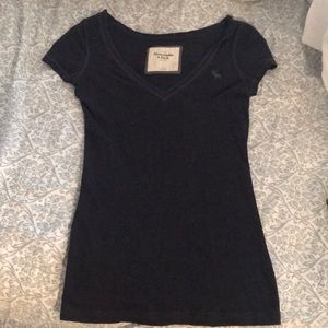 Navy blue Abercrombie & Fitch short sleeve v neck!